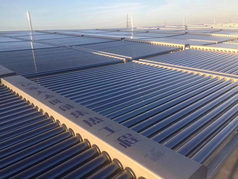 云南太陽能+空氣源熱泵玻璃大棚加溫系統